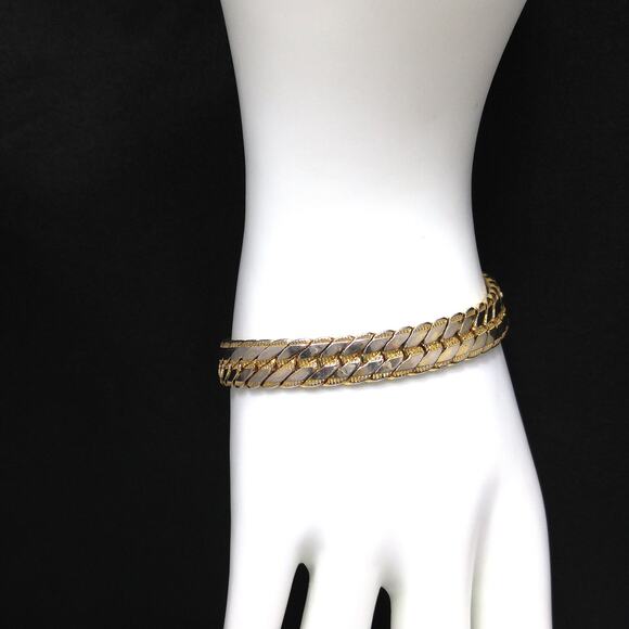 Vintage Napier Bracelet, Gold Plated Herringbone Chain, 1980s, 7 1/4" - Picture 4 of 10